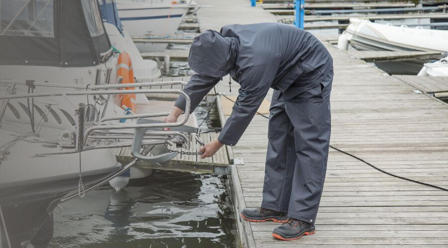 Why choose EM3 Response for water damage restoration in Ashwaubenon